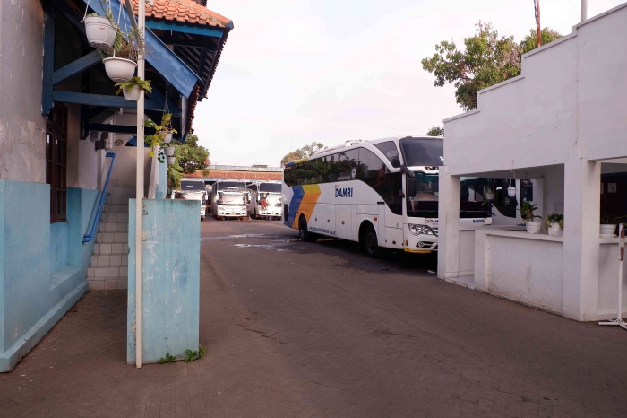 Bus di pool DAMRI Malang. - Dok. Pribadi