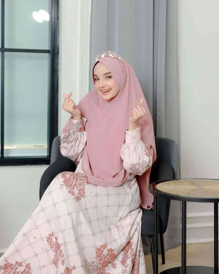 Ingin Menggunakan Hijab Tetap Rapi Seharian? Berikut ini Tips Mudahnya ...