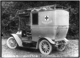 Mobil Xray saat Perang Dunia I (sumber: nobelprize.org)