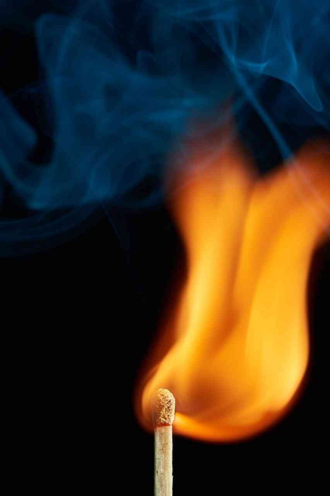 Ilustrasi api yang berbentuk lidah. Sumber: Pixabay / B33th0ven