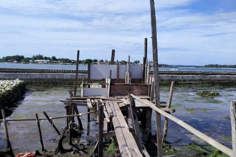 Jamban Apung di Pulau Kelapa, Kepulauan Seribu, Rabu (19/2/2020)(KOMPAS.COM/JIMMY RAMADHAN AZHARI)
