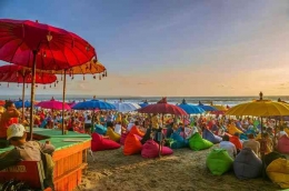 Menikmati Sunset Di Salah Satu Pantai di Bali | Sumber IDN Times
