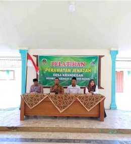 Pelatihan Perawatan Jenazah Perempuan di Desa Krandegan, kecamatan Kebonsari Kabupaten Madiun(dokpri)