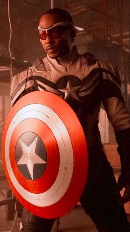 Anthony Mackie as Captain America (Sam Wilson). Sumber: Pinterest (lia)