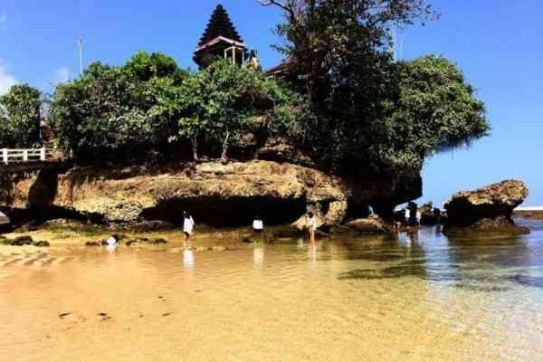 10 Pantai Selatan di Jawa Timur Yang Wajib Kalian Kunjungi (Dok: IDN TImes)