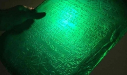 Sumber: The Legendary Emerald Tablet and its Secrets of the Universe | Ancient Origins (ancient-origins.net) 