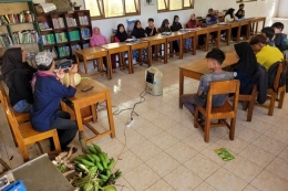 Ilustrasi--Pertemuan orangtua siswa baru dengan pengelola MTs Pakis Dusun Pesawahan, Desa Gununglurah, Kecamatan Cilongok, Kabupaten Banyumas, Jawa Tengah, Rabu (12/7/2023).(Kompas.com/Fadlan Mukhtar Zain)