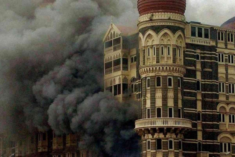 Taj Mahal Palace Hotel pada saat serangan teror di Mumbai di 2008. | Sumber: The Statesman