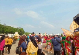 Suasana Pengunjung dan Peserta di Parade Budaya | Dok. Pribadi
