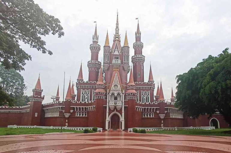 Lewat istana anak juga (dokpri)