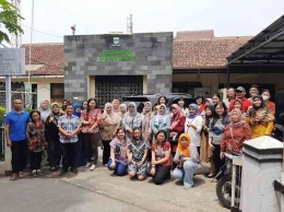 Fakultas Bisnis Prodi Manajemen UK Maranatha melaksanakan Abdimas kepada UMKM di Kelurahan Sadang Serang Bandung (Dokpri)