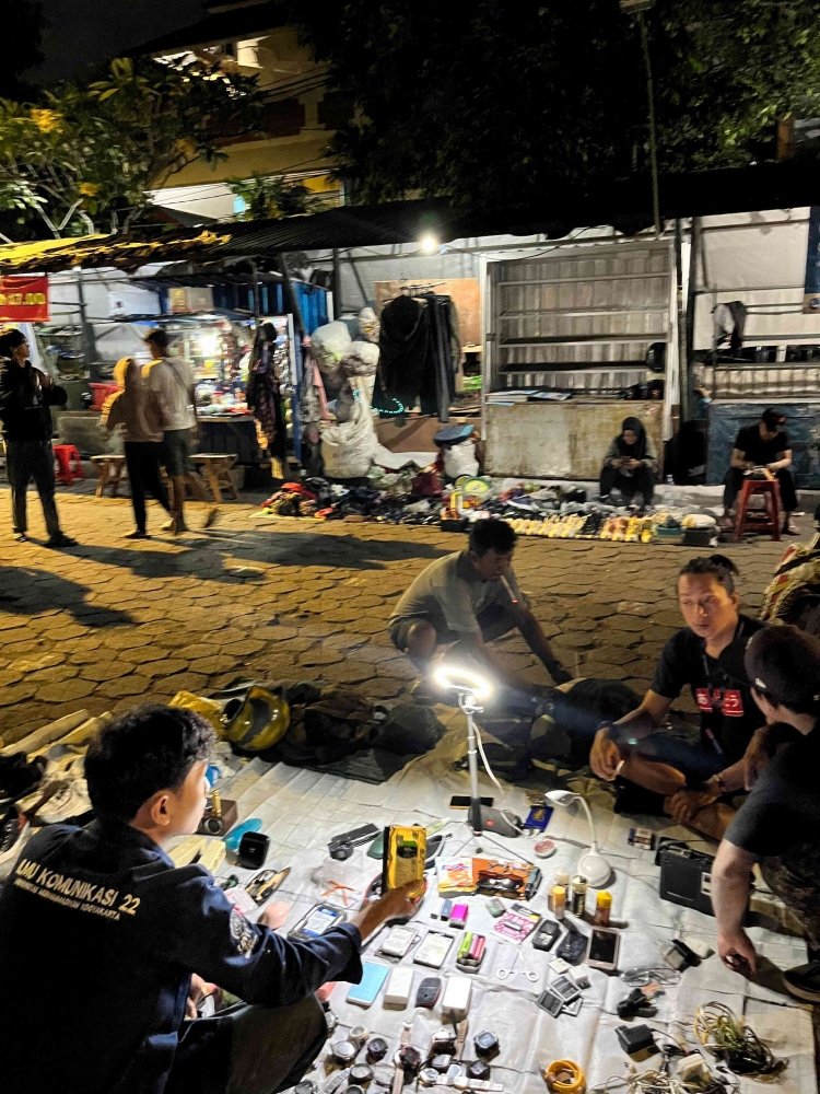Pasar Senthir Yogyakarta, Cocok untuk Tempat Bernostalgia Halaman 1 ...