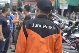 Ilustrasi gambar juru parkir di berbagai area | Dokumen Foto Via Tribun Palembang dan inilah.com
