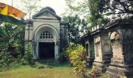 Mausoleum Van Motman di kawasan Leuwisadeng, Kabupaten Bogor.  Foto umumsekali.com