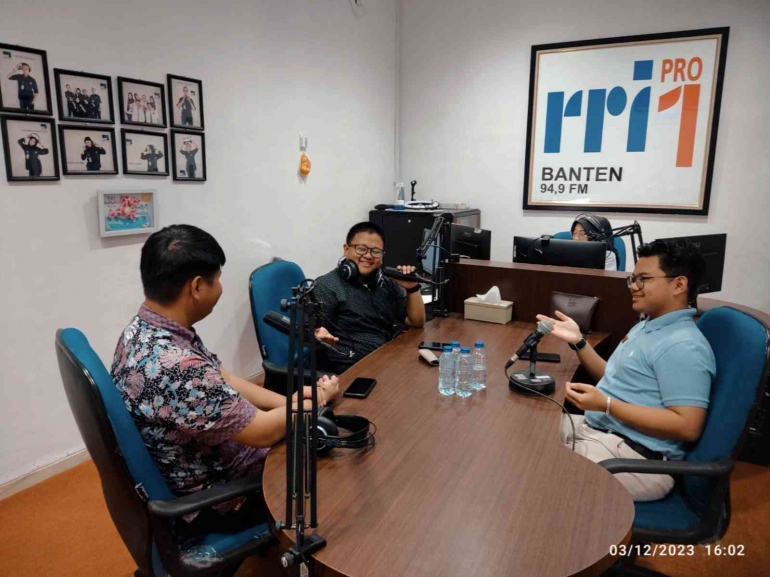 Menjelajahi Dunia Kreatif | Pengalaman Talkshow di Studio RRI Banten ...