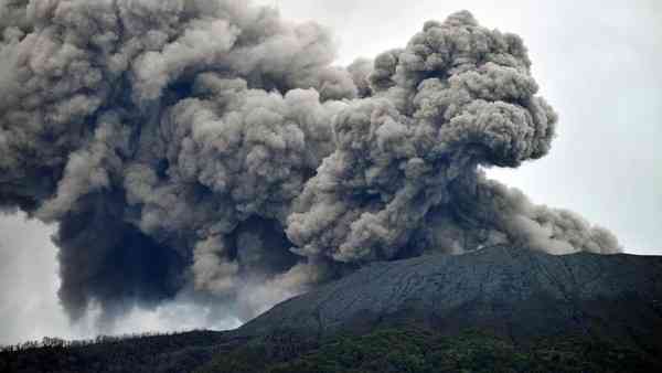 Sumber Gambar: Detik.com (https://www.detik.com/sumut/berita/d-7070566/11-pendaki-ditemukan-tewas-di-lokasi-gunung-marapi-yang-erupsi) 