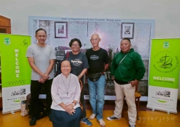 Bapak Arief (Arsitek & pemerhati sejarah) bersama rekan-rekan berkunjung ke Malang Ursuline Galery | dok. pribadi