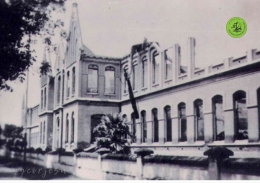 Bangunan Cor Jesu setelah terbakar 1947 | Foto : Malang Ursuline Galery