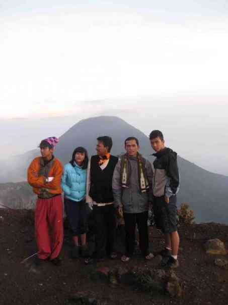 Gunung Gede 2005 (Dokumen Pribadi)