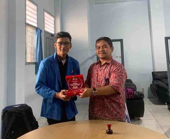 penyerahan pelakat (dokpri)