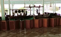 Peralatan gamelan berusia ratusan tahun di Pendopo Ageng. Dok Pri