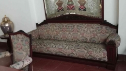 Kursi sofa di ruang makan yang digunakan Presiden Pertama Sukarno. Dok Pri