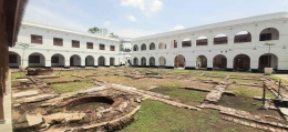 Dua sumur tempat mereka yang dibunuh dikumpulkan sebelah selatan benteng. Sumber gambar dokumen pribadi