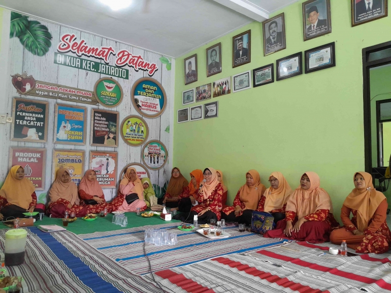 Sambutan Ketua Dharma Wanita Persatuan KUA Jatiroto (Hamim Thohari)