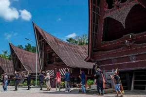 Pemeliharaan Lingkungan dan Visual Desa Wisata Tomok - Kompasiana.com