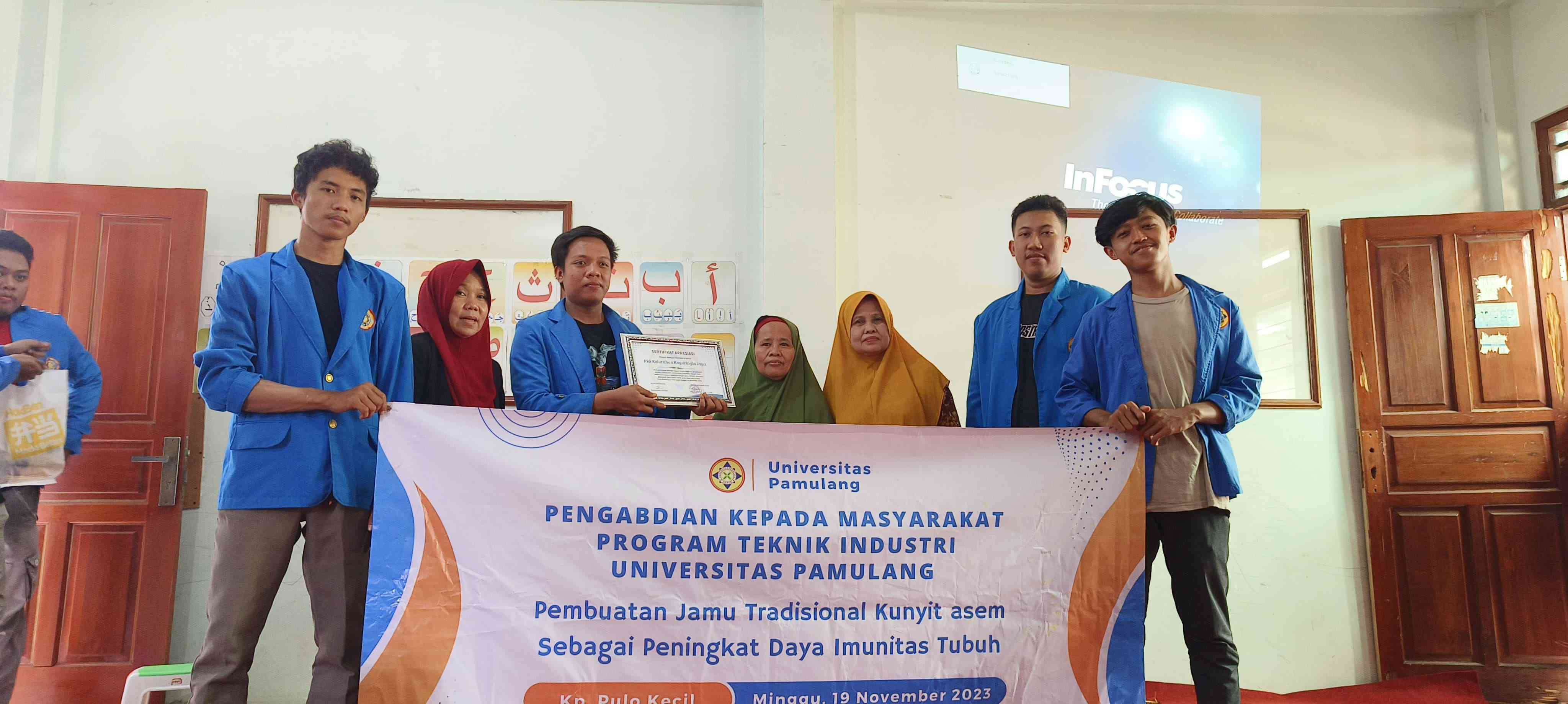 PKM Prodi Teknik Industri UNPAM "Pembuatan Jamu Tradisional Kunyit Asem ...