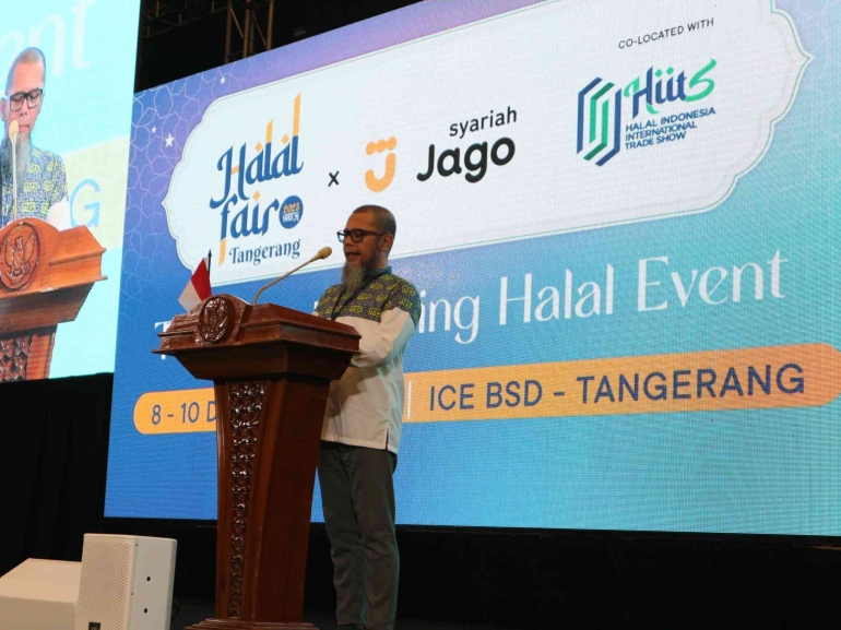 Bapak Tiko Maulana memberikan sambutan dalam pembukaan pemaran Halal Fair 2023 (Gambar Pribadi) 