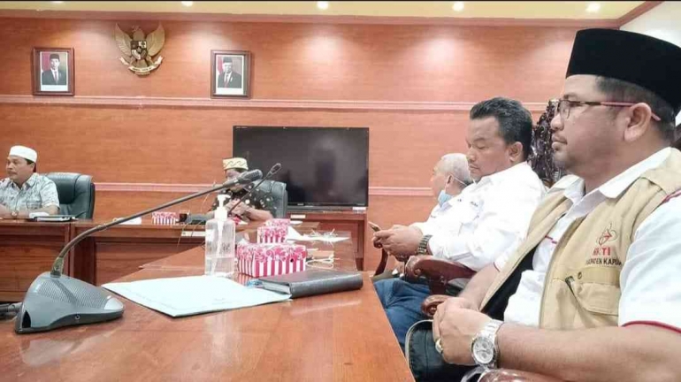 Foto Suhardi: Saat Rapat Dengar Pendapat (RDP)  Komisi II DPRD Kabupaten Kapuas dengan Dinas Peranian Kabupaten Kapuas, HKTI Kabupaten Kapuas dan KTNA