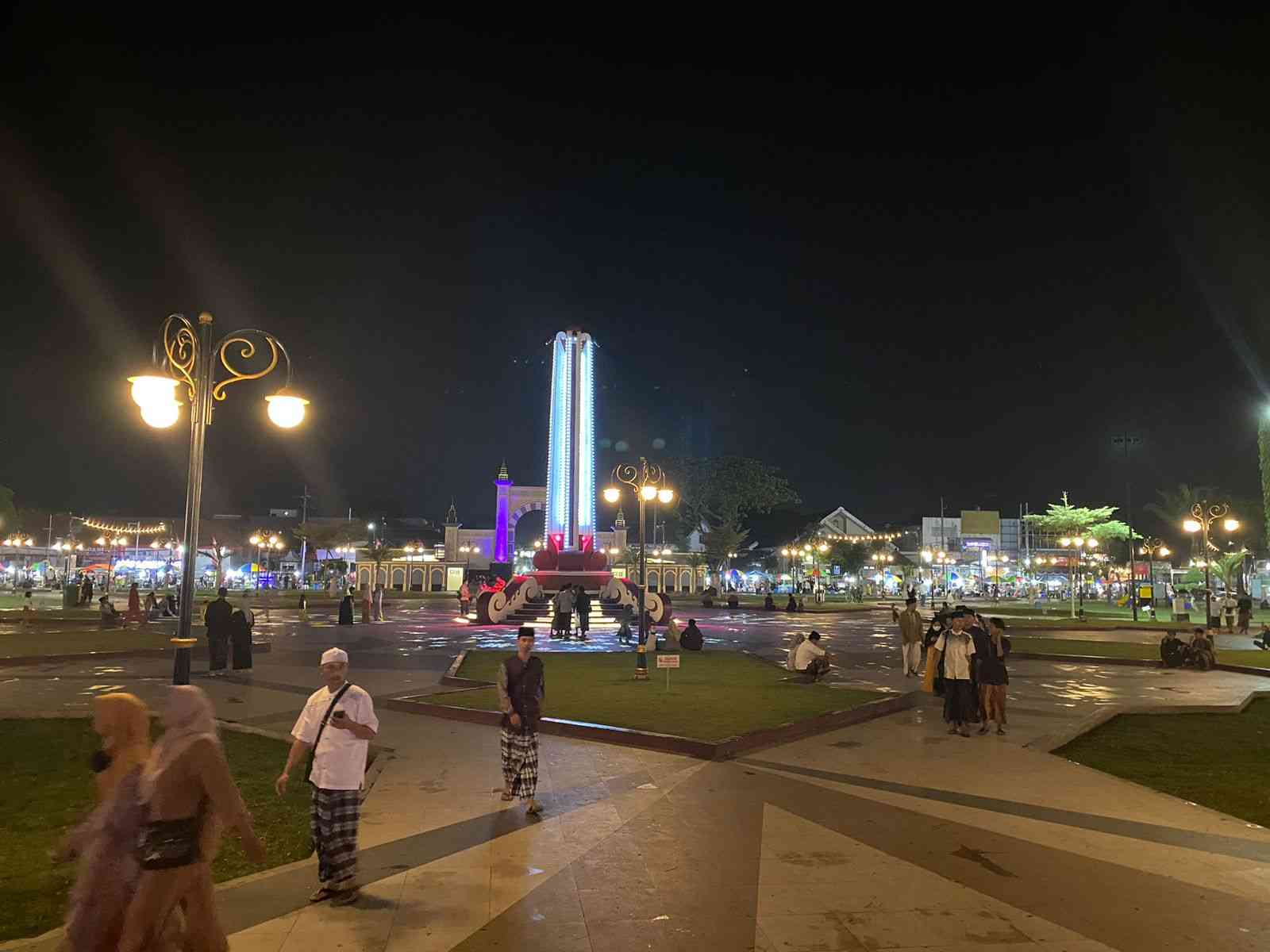 Pesona Masjid Agung Al-Anwar Pasuruan - Kompasiana.com