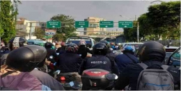Keadaan Kendaraan Bermotor di Jalanan Kota Jakarta (sumber: pribadi)