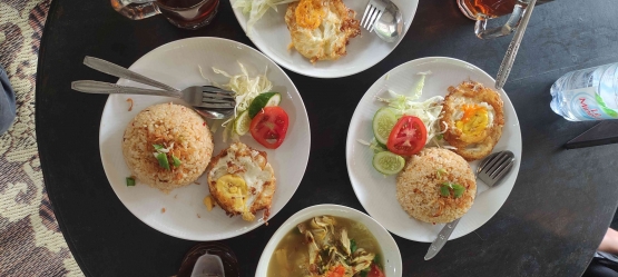 Makanan yang kami pesan dari Nggandok Resto. Sumber: dokumentasi pribadi