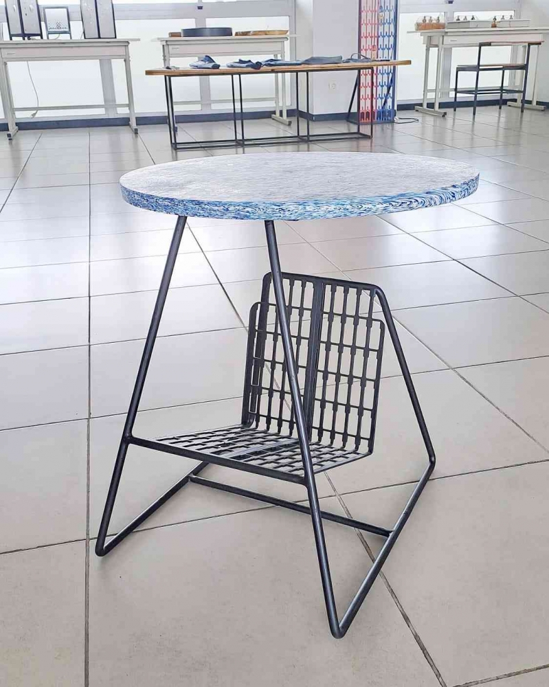 Foto Artikel : Plastal: Plastic Metal Side Table, Kreativitas Produk ...