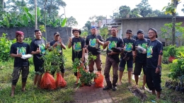 Anggota SGW siap menanam pohon (dokpri)