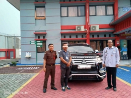 Rupbasan Mojokerto Kembalikan 1 Mobil Mewah ke Pemilik Sah Setelah Kasus Penipuan Terungkap (Dok. Rupbasan Mojokerto)