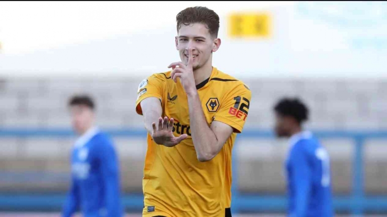 Joe Hubner Justin Hubner: Pemain Sepak Bola Indonesia Pertama di Premier League ...