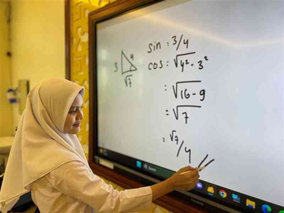 Image Source: School Public Relations Document (Students of Islamic High School Al Azhar 4 Kemang Pratama)