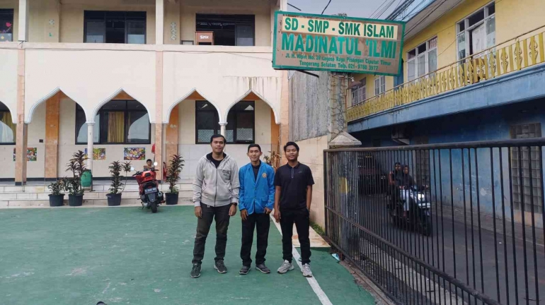 halaman smp madinatul ilmi/dokpri