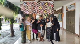 Mahasiswa Kampus Mengajar Angkatan 6 dan Bapak Kepala SMK Yarsi Mataram