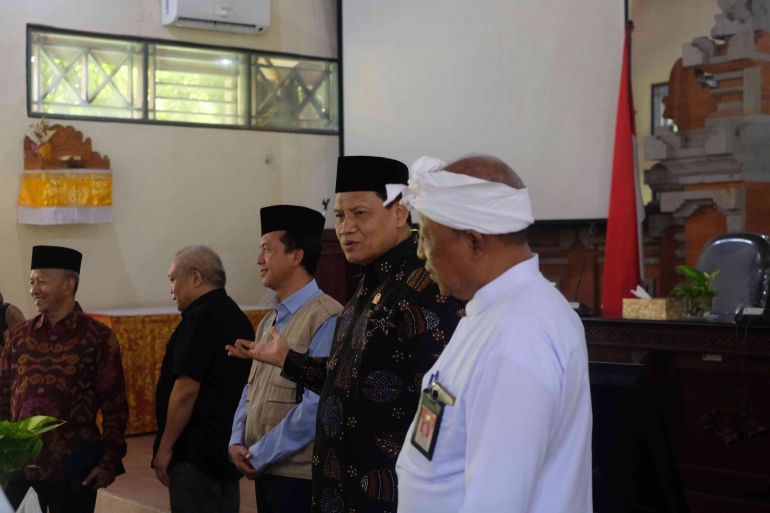 Senator Bambang Santoso Melakukan Kunjungan Kerja yang membahas isu lingkungan dan kehutan di dinas KLH Provinsi Bali. Denpasar - Rabu (27/12) (Dokpri)