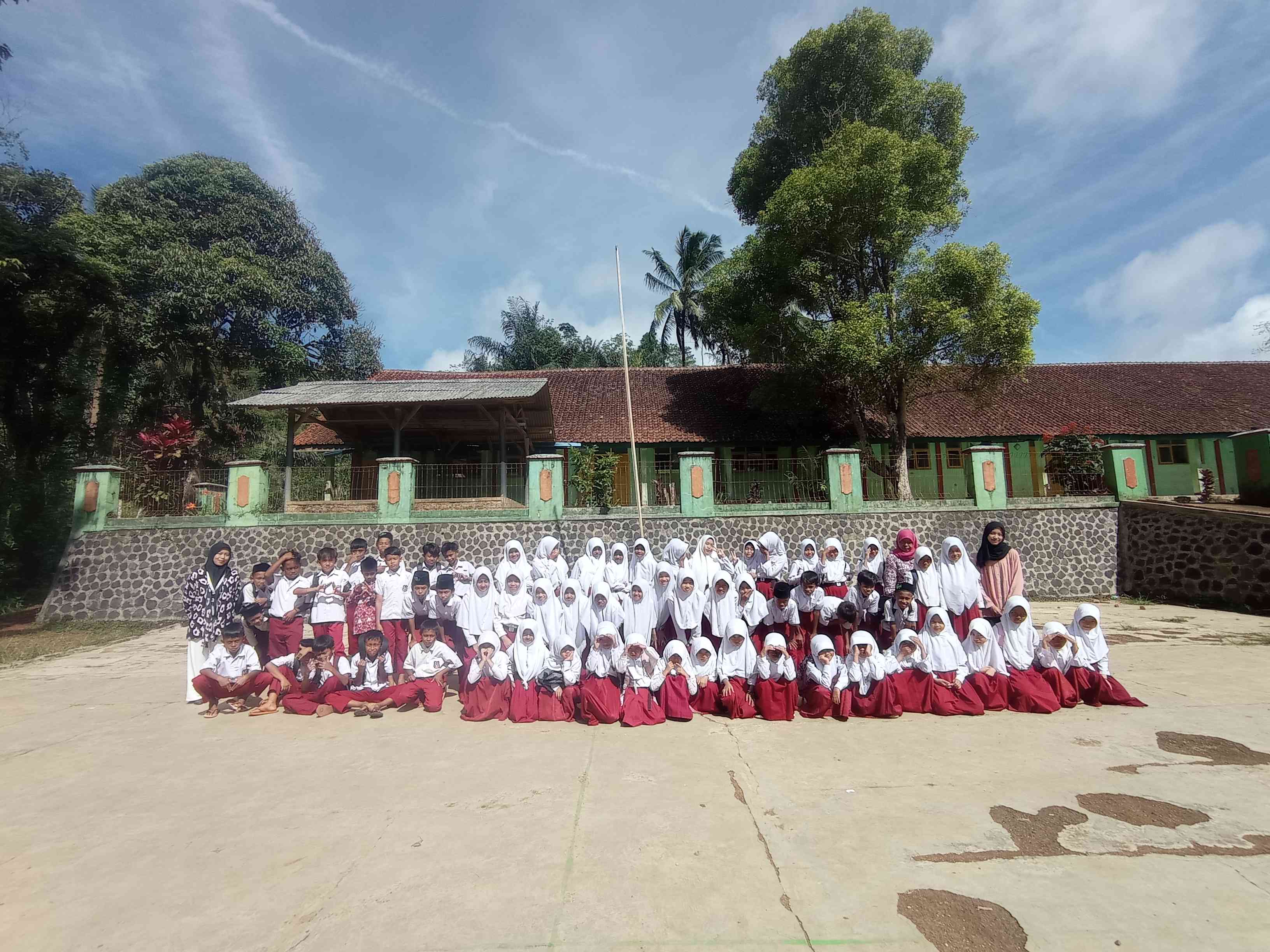 Kampus Mengajar Angakatan 5 Di SDN Cikawung: Membangun Literasi ...