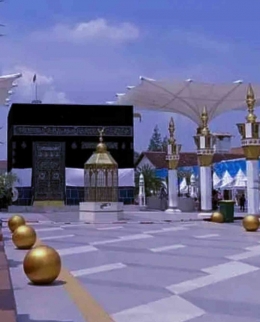 Kiswah Ka'bah (Mekah) dalam Peresmian Replika Monas, Bigben dan Ikon Dunia di Kota Madiun(dokpri)