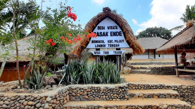 Desa Wisata Sasak Ende (foto: dokumentasi pribadi)