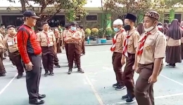 Image Source: Doc. School Public Relations (Students of Al Azhar Islamic Middle School 9 Kemang Pratama, 'practicing marching') 