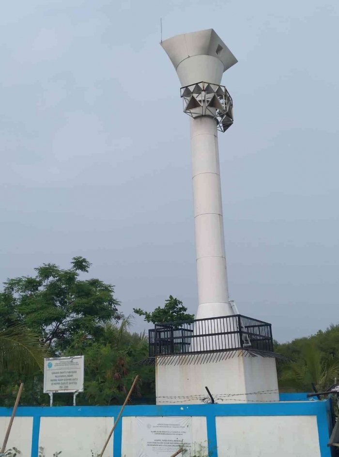 Mercusuar Pelabuhan Karangtantu / Foto Dokukentasi Pribadi / Ade Setiawan