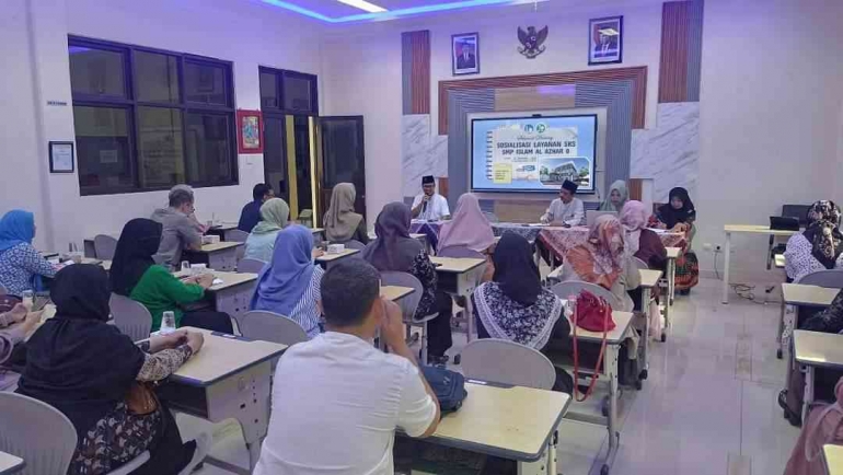 Image Source: School Document (Students of Al Azhar Islamic Middle School 8 Kemang Pratama, Socialization of Learning Acceleration Program)