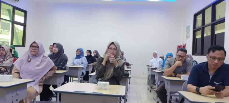 Image Source: School Document (Students of Al Azhar Islamic Middle School 8 Kemang Pratama, Socialization of Learning Acceleration Program)